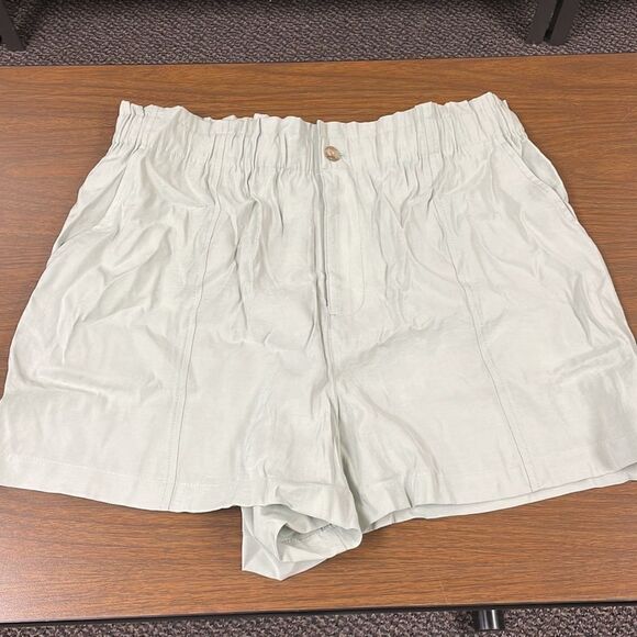 J. Crew Seamed Pull-On Paperbag Shorts in Softdrape* - Picture 4 of 8